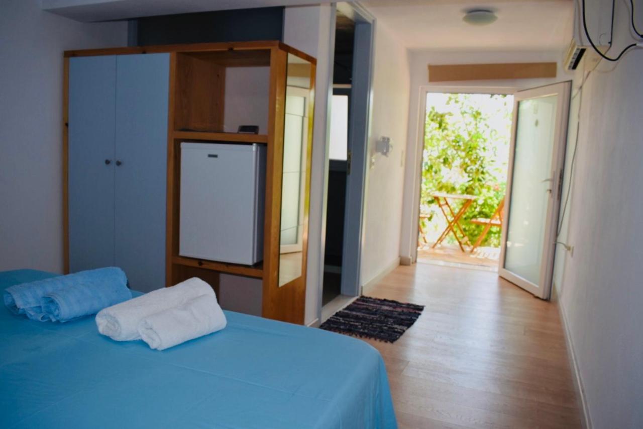 Tzavelitiko Home Himare Exterior photo