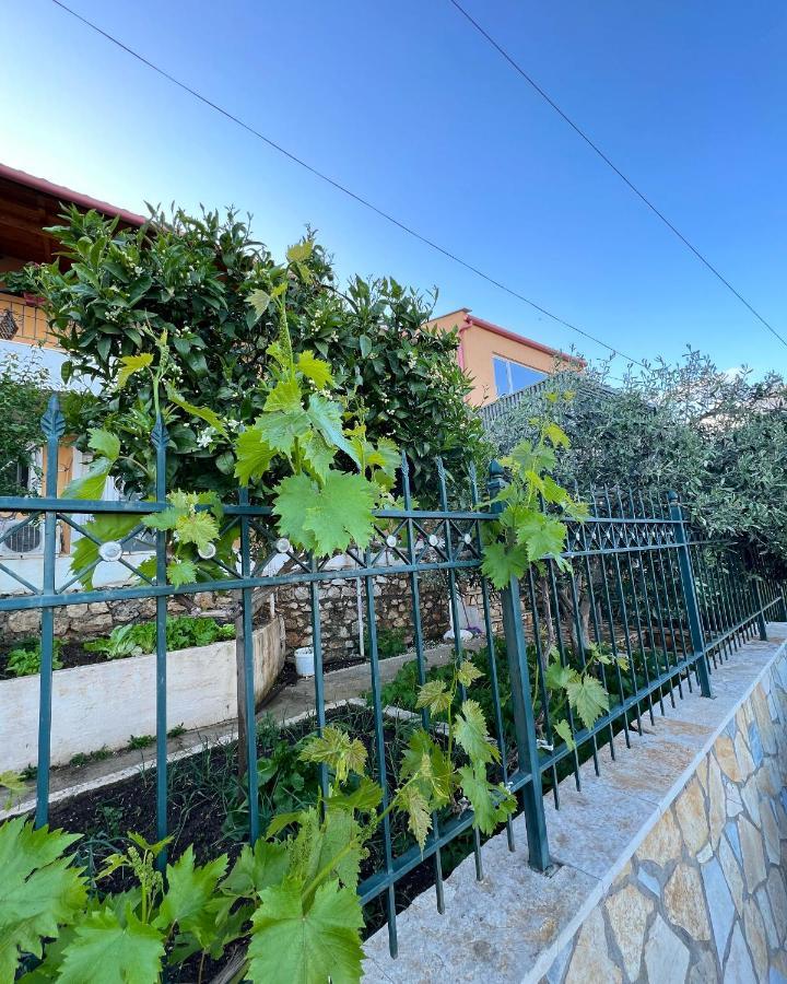 Tzavelitiko Home Himare Exterior photo