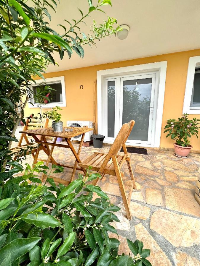 Tzavelitiko Home Himare Exterior photo