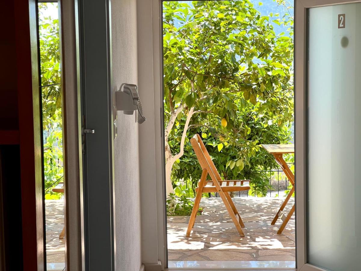 Tzavelitiko Home Himare Exterior photo