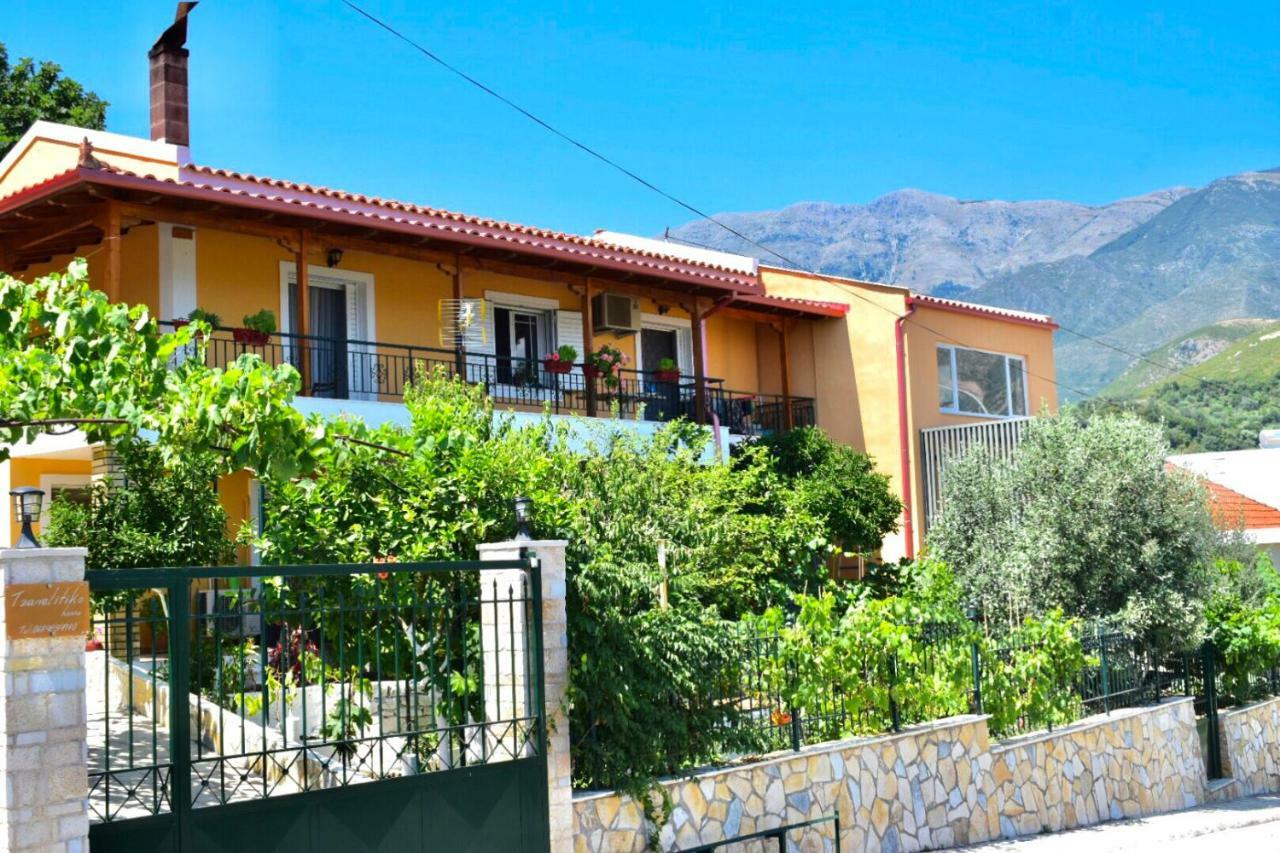 Tzavelitiko Home Himare Exterior photo